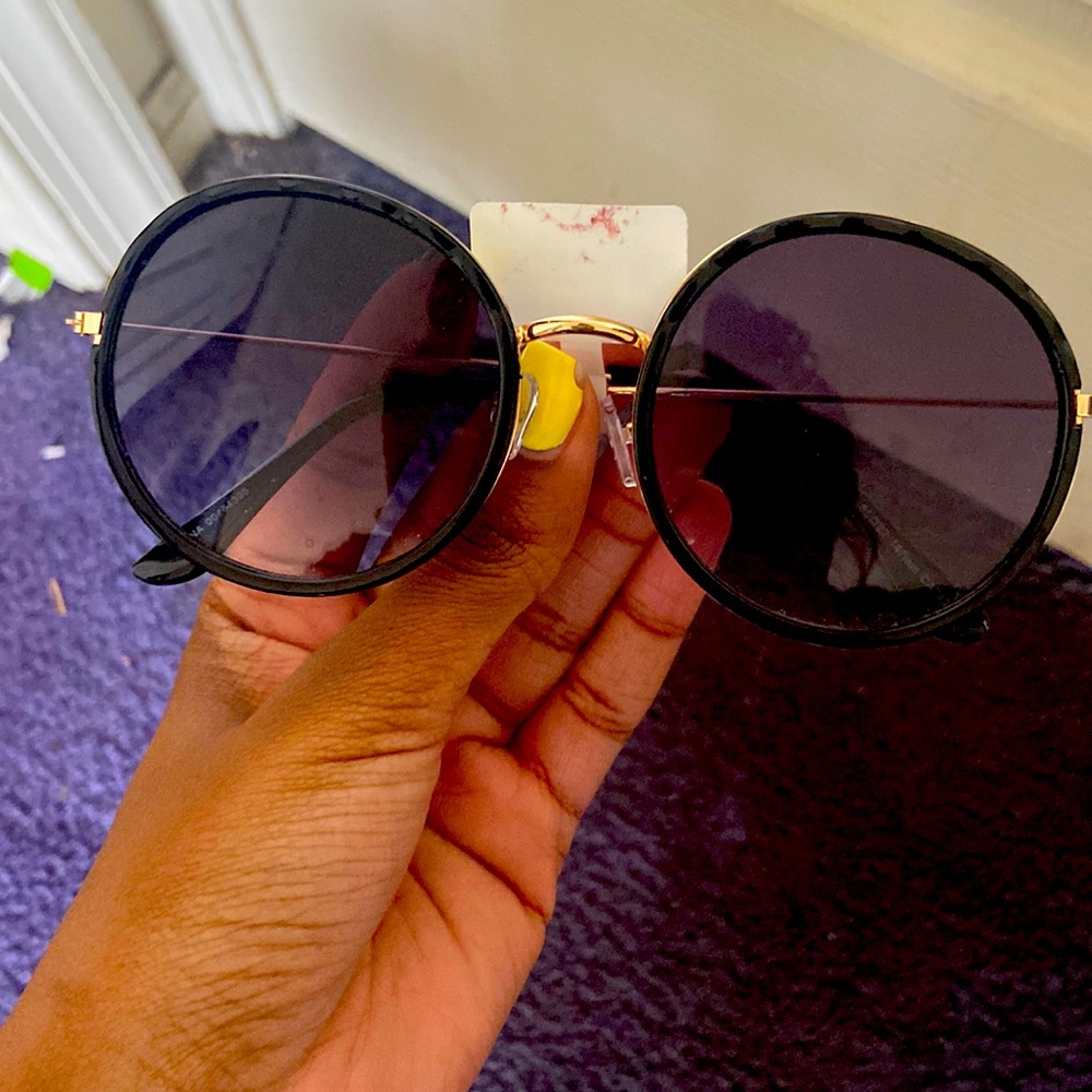 Never worn Forever 21 sunglasses with the tag still on!